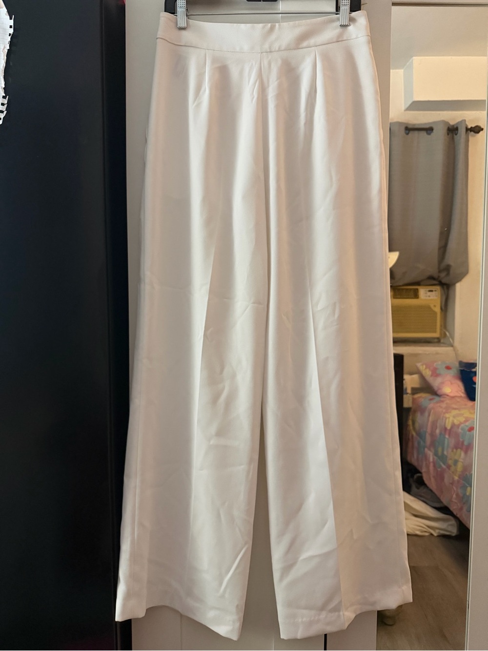 Zara White High-Waisted Wide-Leg Pleated Dress Pants NWT - Picture 2 of 4